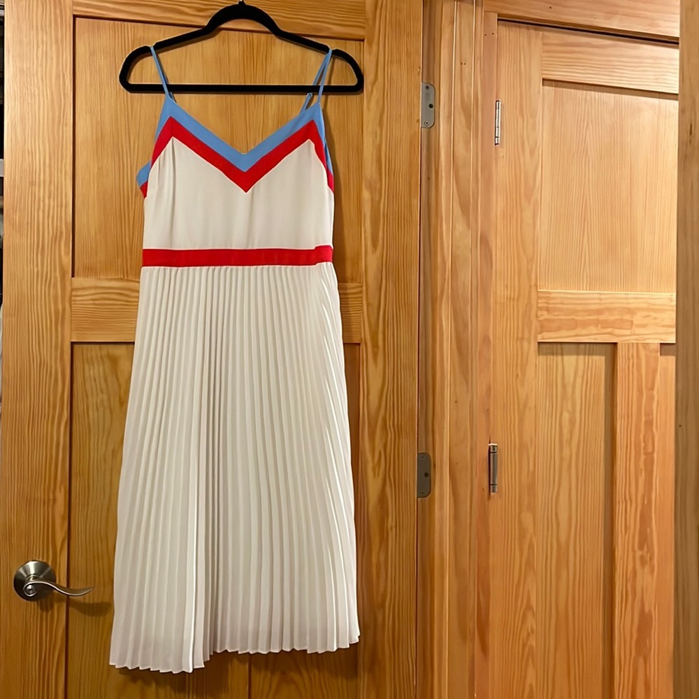 Banana Republic size 8 pleated dress